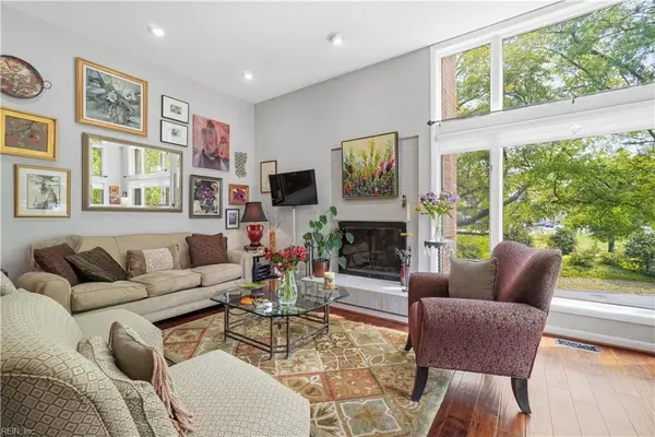 696 Mowbray Arch #930, Norfolk, VA 23507