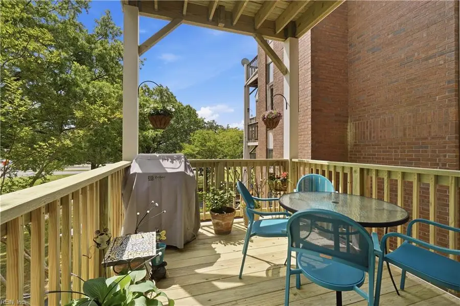 696 Mowbray Arch #930, Norfolk, VA 23507 - #2