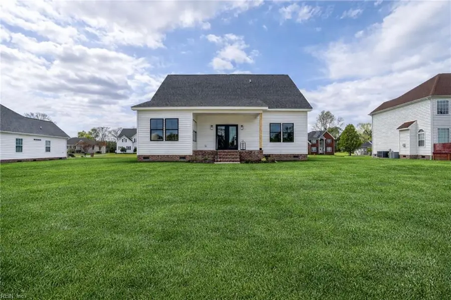 109 Queens Lane, Franklin, VA 23851 - #2