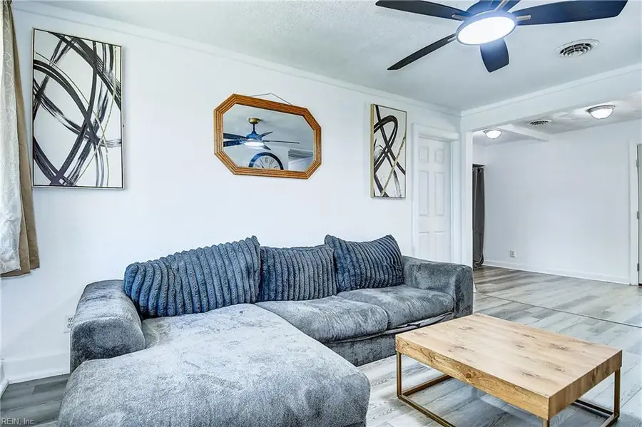 418 Gloucester Avenue, Portsmouth, VA 23702 - #3