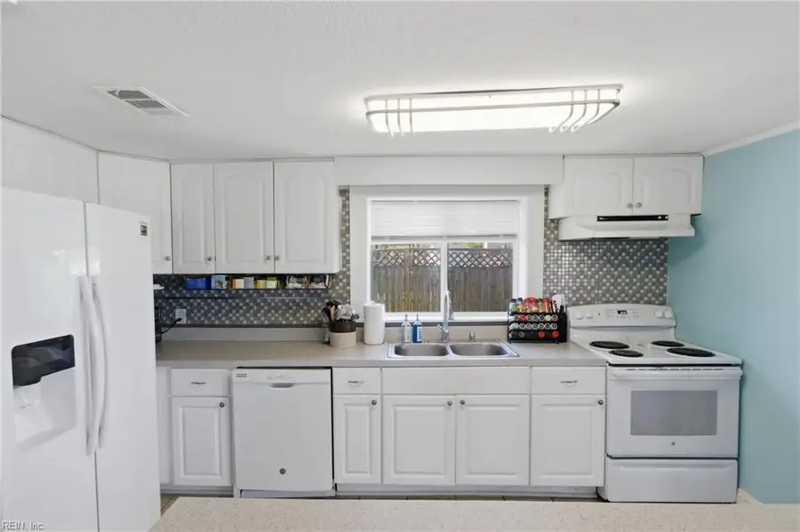 108 Pleasant Point, Grandy, NC 27939 - #2