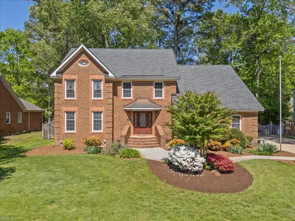 808 Forest Lakes Drive, Chesapeake, VA 23322