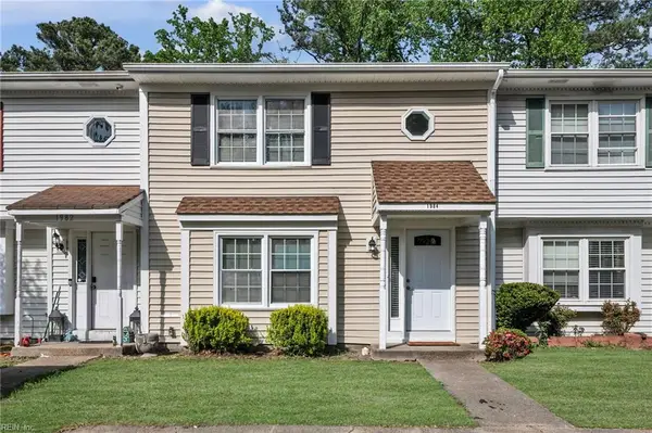 1984 Woodgate Arch, Chesapeake, VA 23322