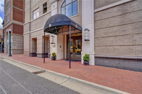 123 College Place #912, Norfolk, VA 23510