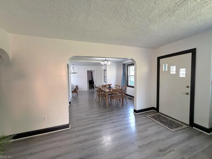 8 S Greenfield Avenue, Hampton, VA 23666 - #3