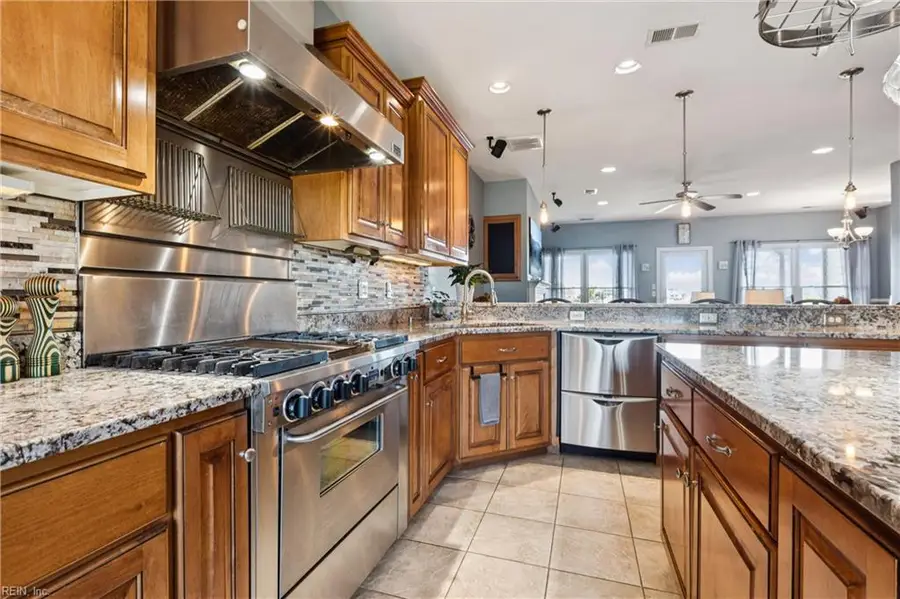 757 Charthouse Circle, Hampton, VA 23664 - #2