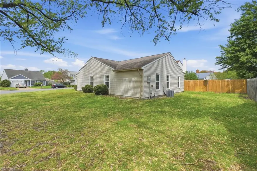 1131 Mill Lake Quarter, Chesapeake, VA 23320 - #3