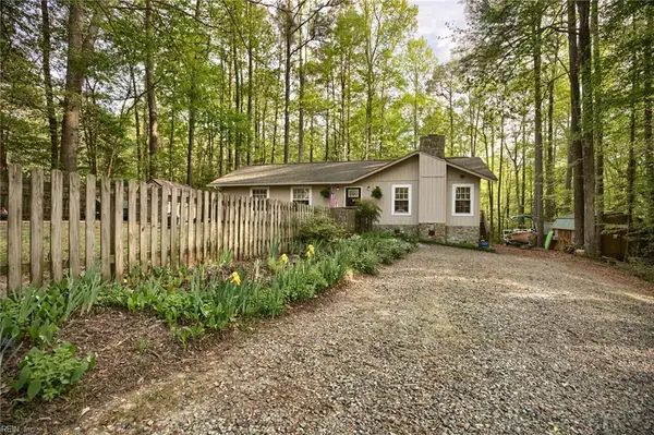 6711 Lake View Drive, Gloucester, VA 23061