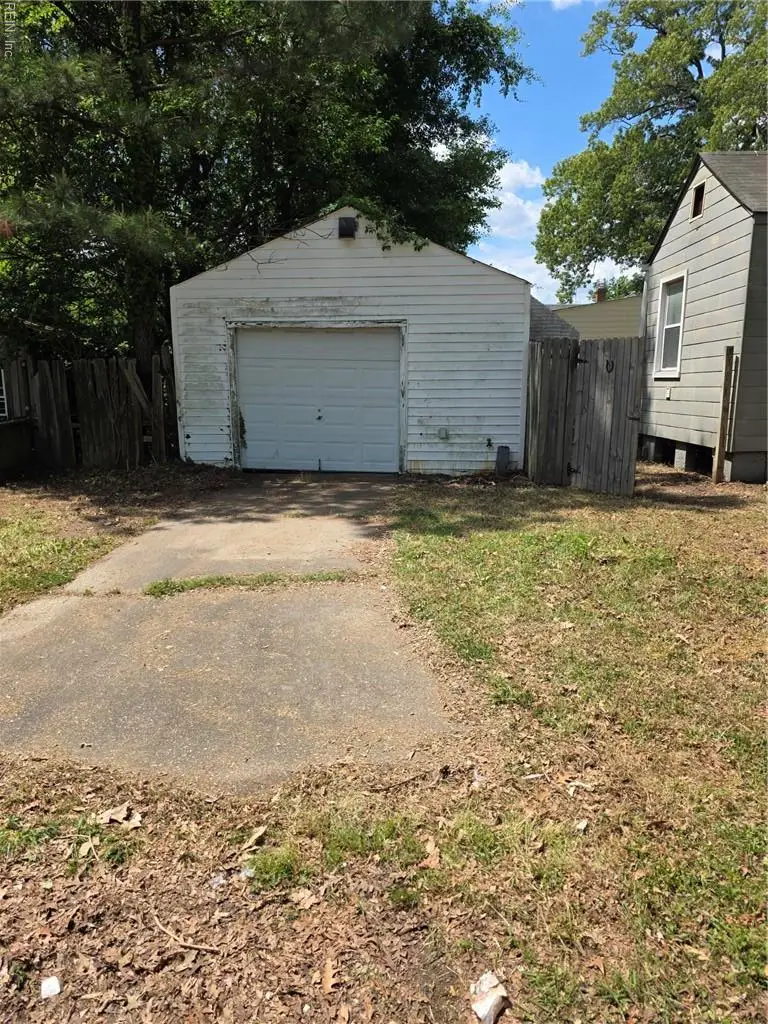 818 Hughes Avenue, Chesapeake, VA 23324 - #3