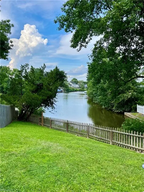 3325 Barberry Lane, Virginia Beach, VA 23453