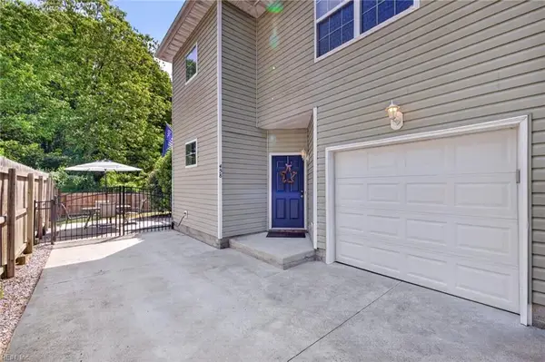 458 Oceana Blvd N, Virginia Beach, VA 23454