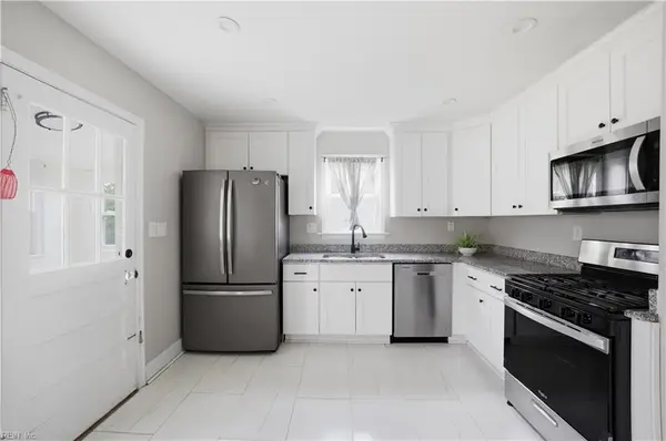 4873 Robin Hood Road, Norfolk, VA 23513