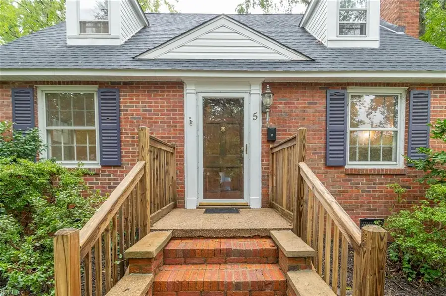5 White Oak Drive, Newport News, VA 23601 - #2