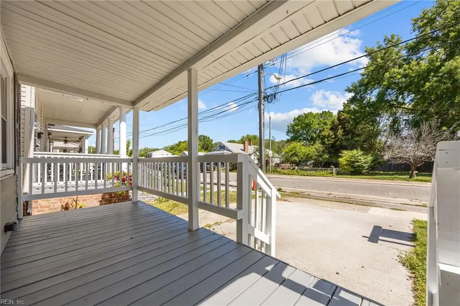 9 Chamberlin Avenue W, Hampton, VA 23666 - #2