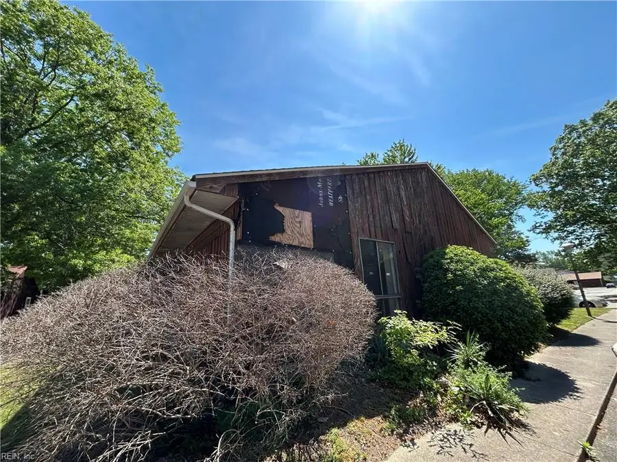 1442 E Tanners Creek Drive, Norfolk, VA 23513 - #2