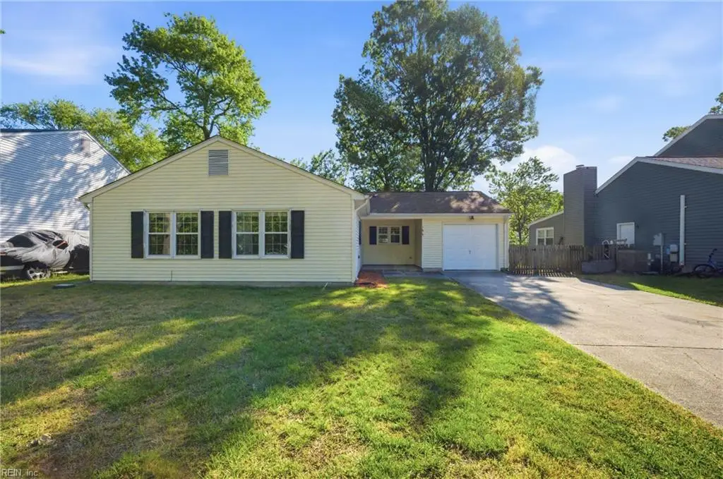 166 Fairmont Drive, Hampton, VA 23666 - #1