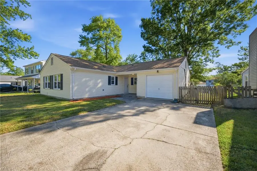166 Fairmont Drive, Hampton, VA 23666 - #2