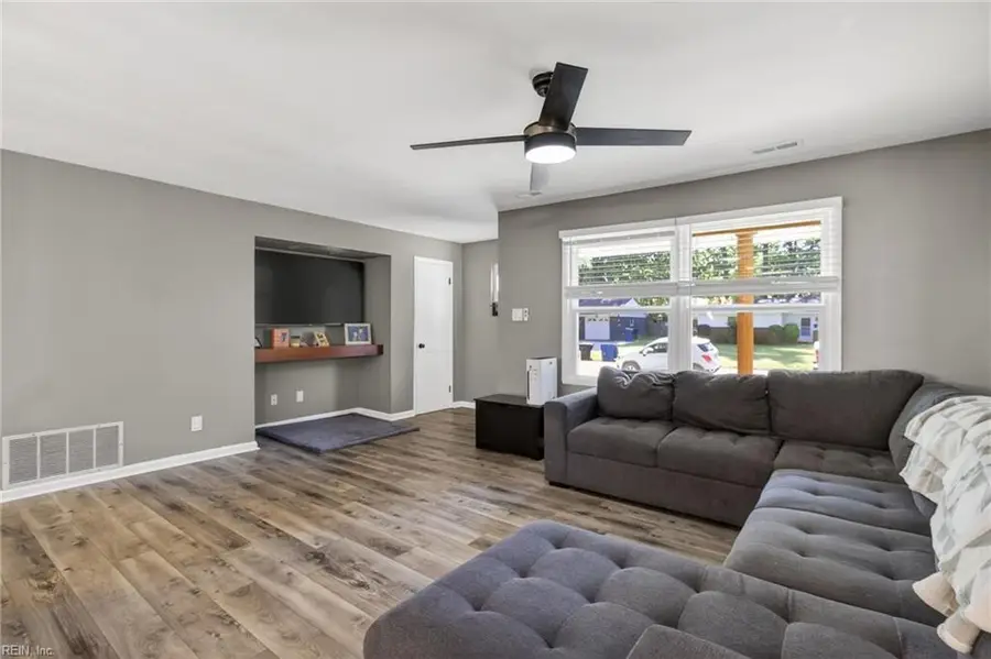 465 Garrison Place, Virginia Beach, VA 23452 - #3