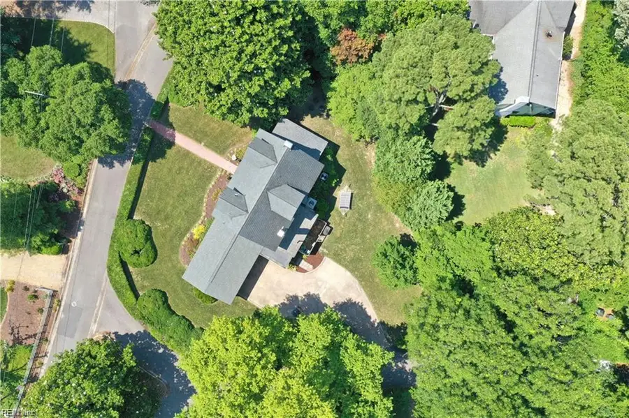 1043 Algonquin Road, Norfolk, VA 23505 - #3