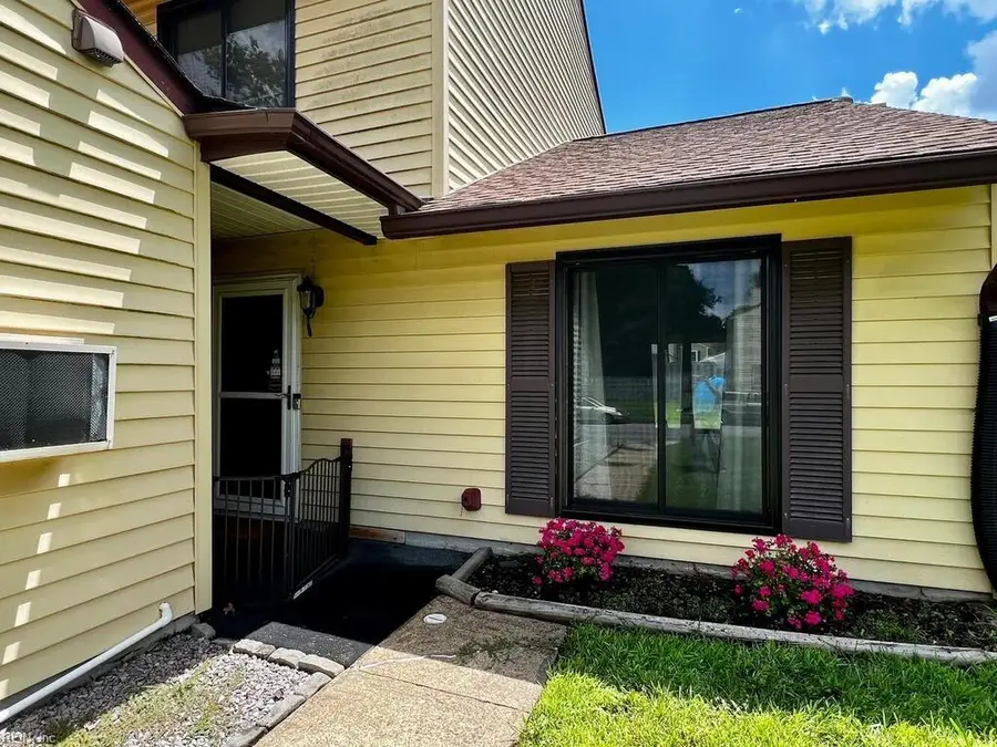 828 Crashaw Street, Virginia Beach, VA 23462 - #3