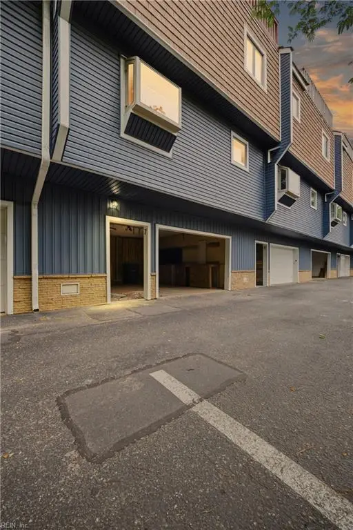 1262 W Ocean View Avenue #7, Norfolk, VA 23503 - #3