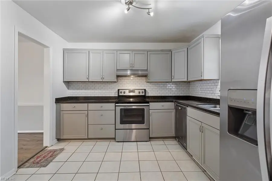 14569 Old Courthouse Way #B, Newport News, VA 23608 - #3