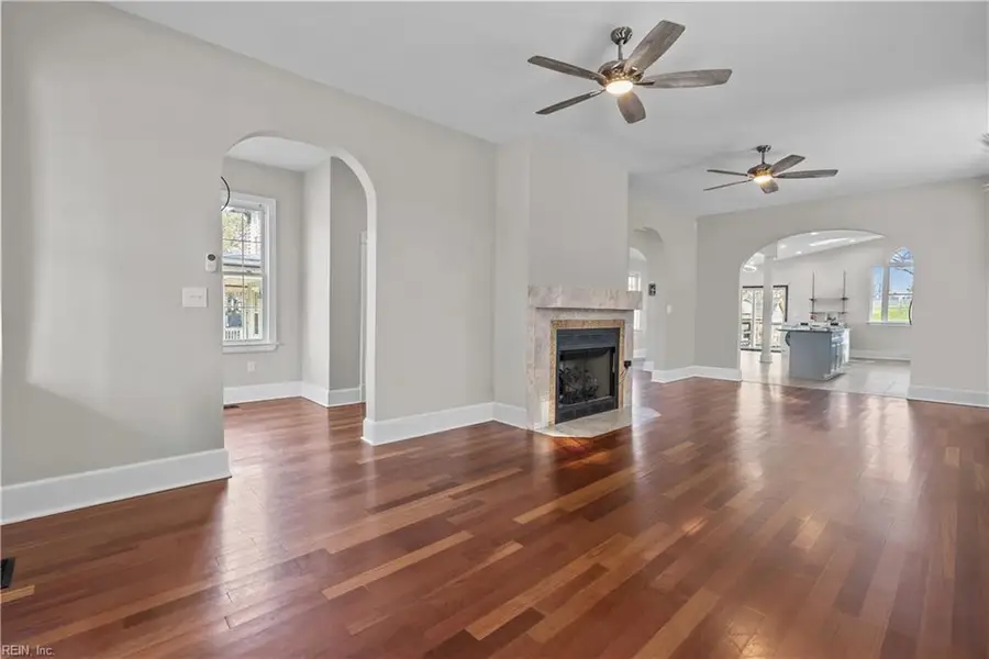 421 E Pembroke Avenue, Hampton, VA 23669 - #2