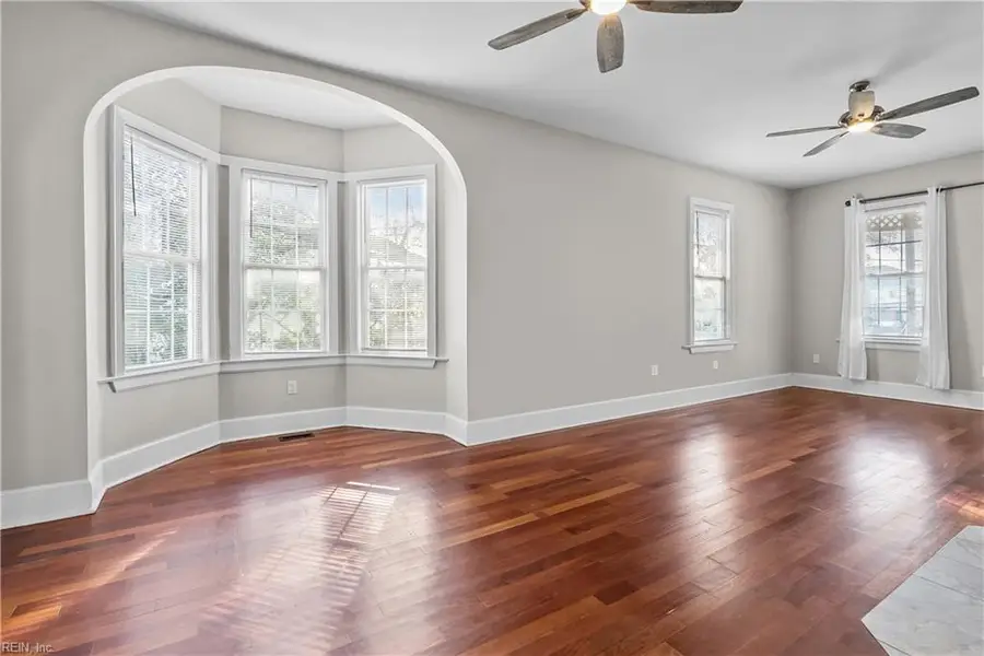 421 E Pembroke Avenue, Hampton, VA 23669 - #3