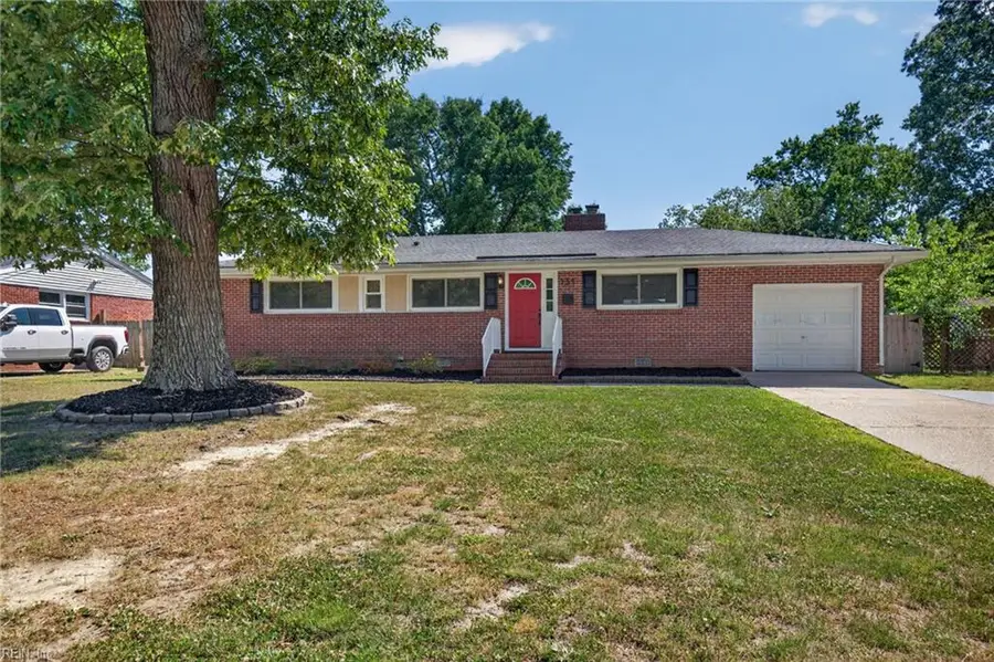 131 Nicewood Drive, Newport News, VA 23602 - #2