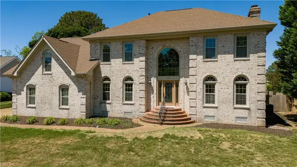 2112 Chamberling Key, Virginia Beach, VA 23454