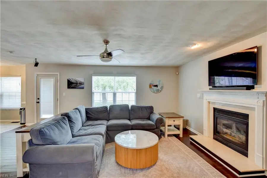 541 Lake Crest Drive, Chesapeake, VA 23323 - #2
