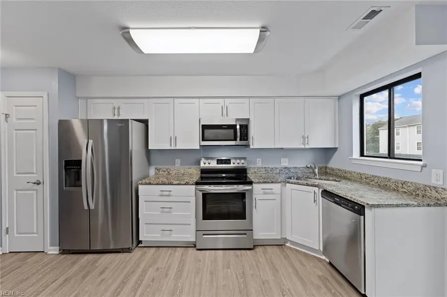 521 W Ocean View Avenue #C, Norfolk, VA 23503 - #3