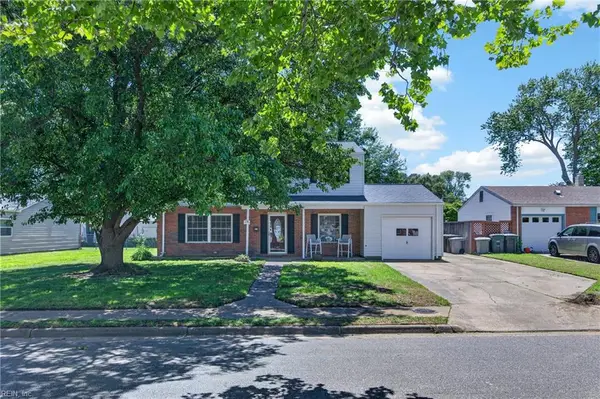 216 Deerfield Boulevard, Hampton, VA 23666