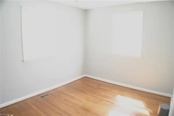 425 Keith Ct Court, Chesapeake, VA 23325