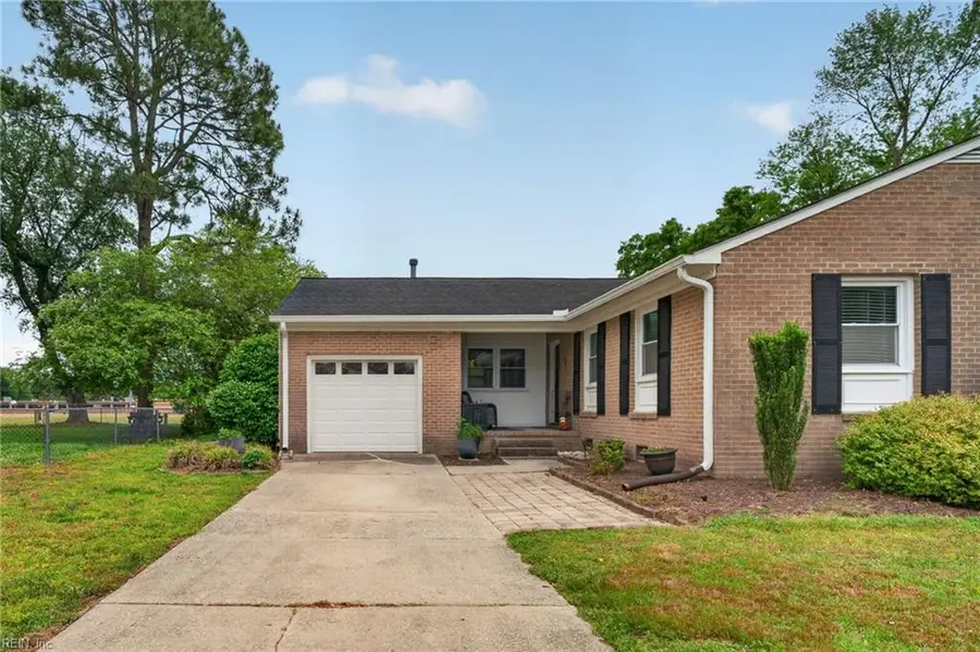 108 Schooner Drive, Newport News, VA 23602 - #2