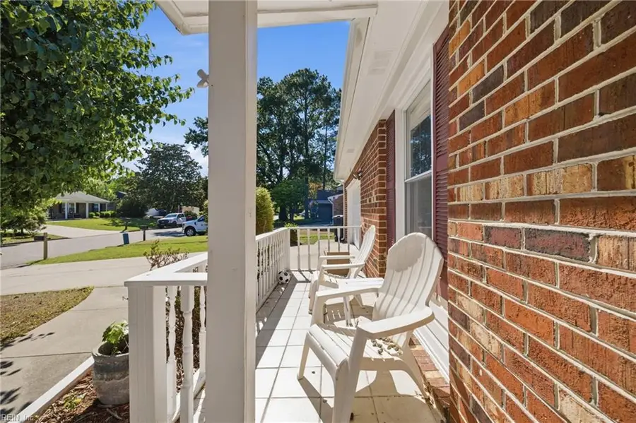 969 Earl Of Essex Arch, Virginia Beach, VA 23454 - #2