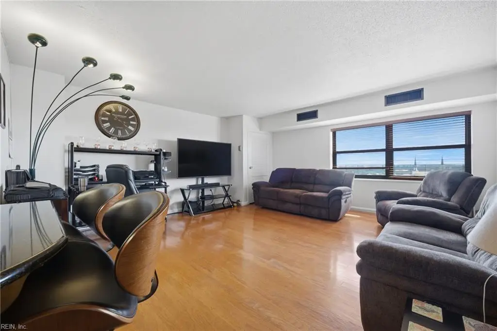 1 Crawford Parkway #1206, Portsmouth, VA 23704 - #1