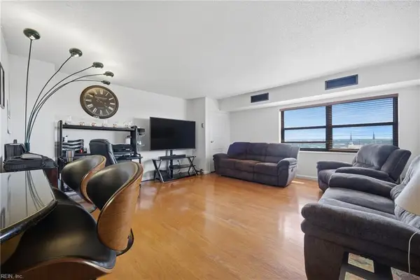 1 Crawford Parkway #1206, Portsmouth, VA 23704