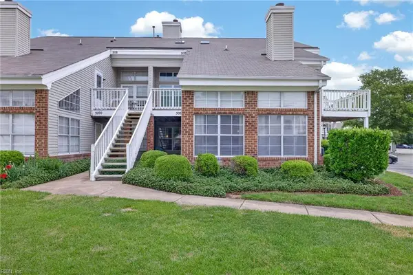 5092 Heathglen Circle, Virginia Beach, VA 23456