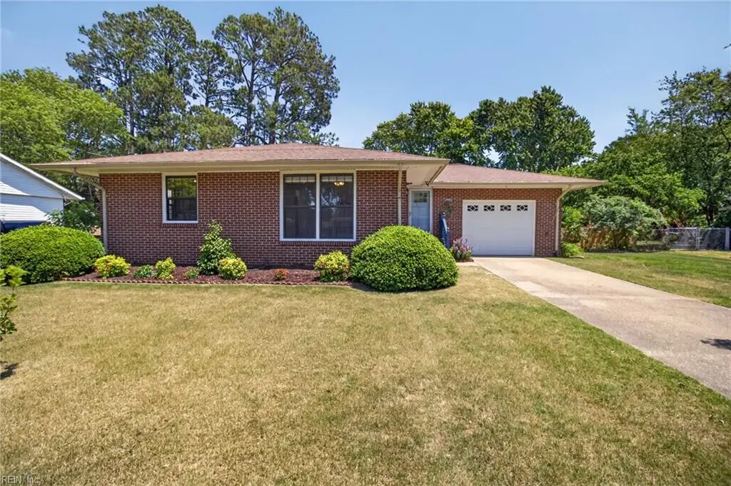208 Edgewood Drive, Smithfield, VA 23430 - #1