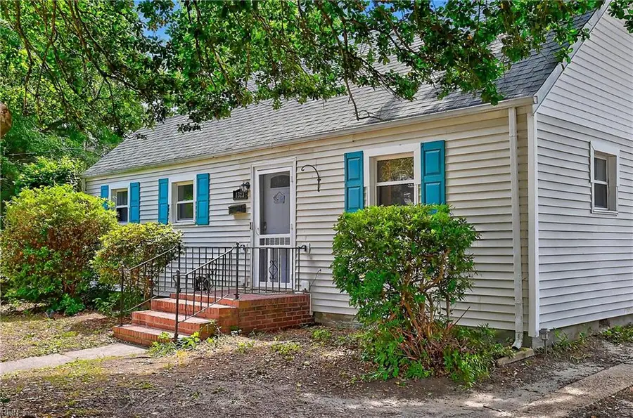 1323 Jenifer St, Norfolk, VA 23503 - #3
