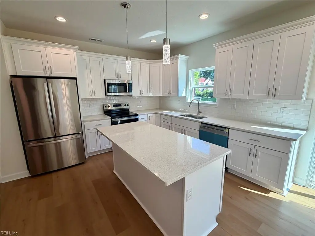 3010 Smithfield Rd, Portsmouth, VA 23702 - #1