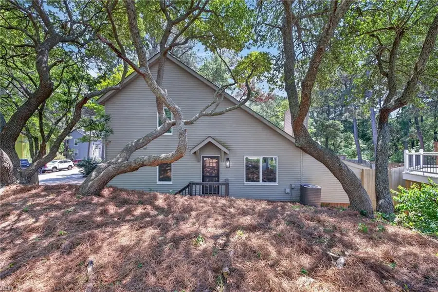 2101 Woodlawn Avenue, Virginia Beach, VA 23455 - #2