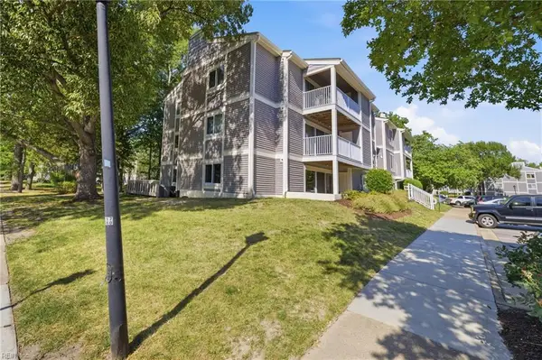 1001 Autumn Woods Lane #109, Virginia Beach, VA 23454