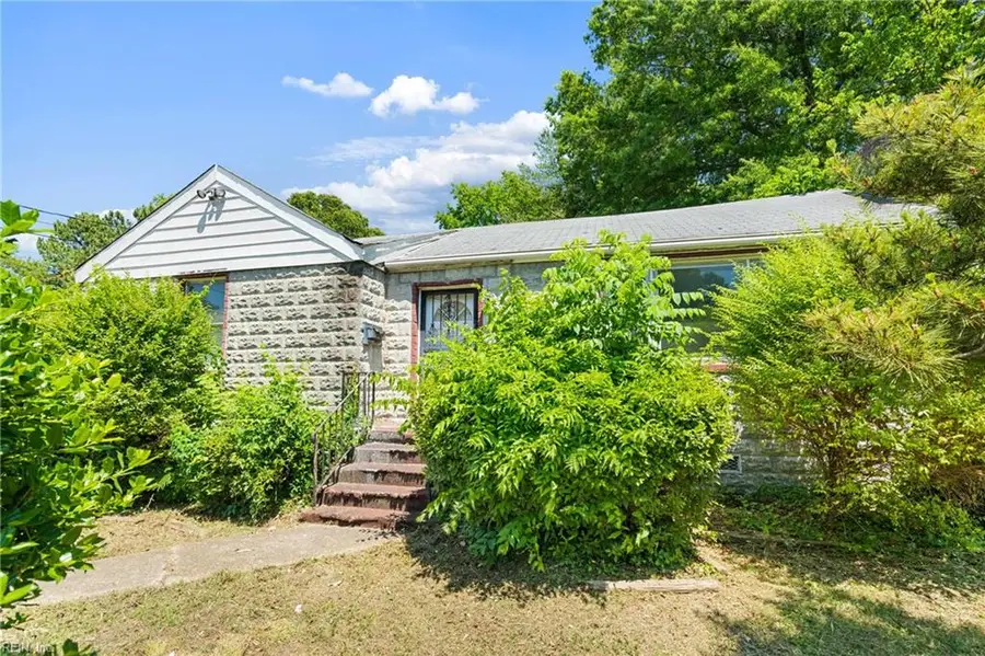 1233 Transylvania Avenue, Chesapeake, VA 23324 - #2