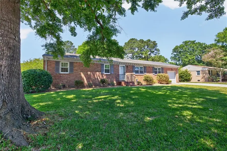 436 Fairfield Drive, Chesapeake, VA 23322 - #3