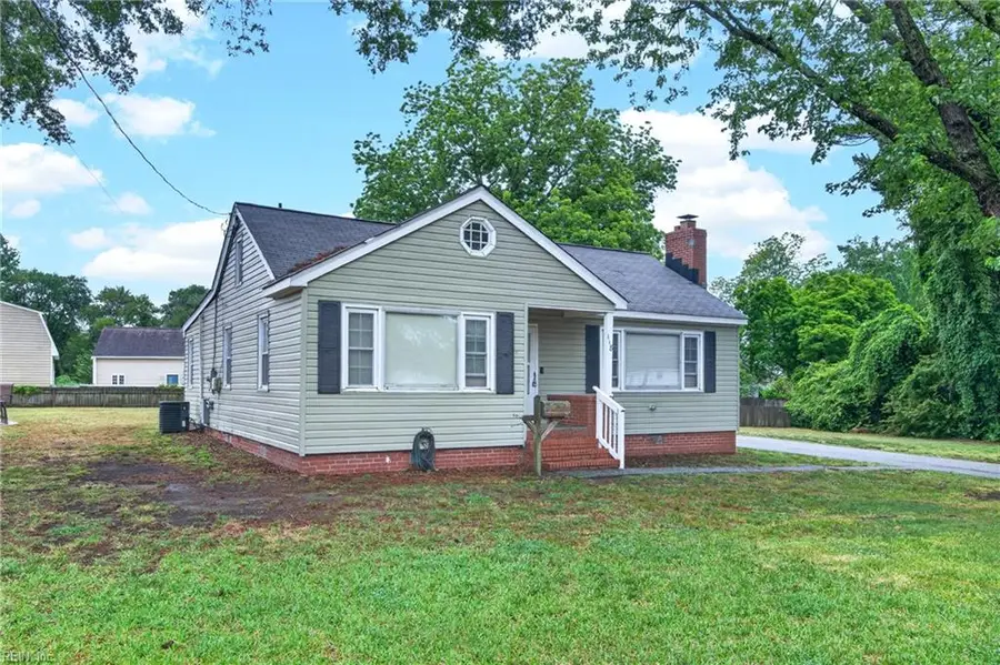 118 Chichester Avenue, Hampton, VA 23669 - #3