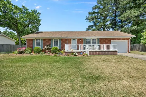 816 Gene Crescent, Chesapeake, VA 23320