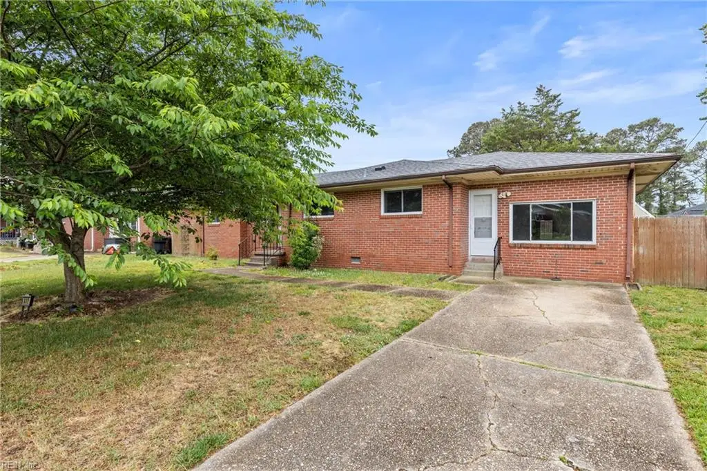 889 Hopwood Lane, Virginia Beach, VA 23455 - #1