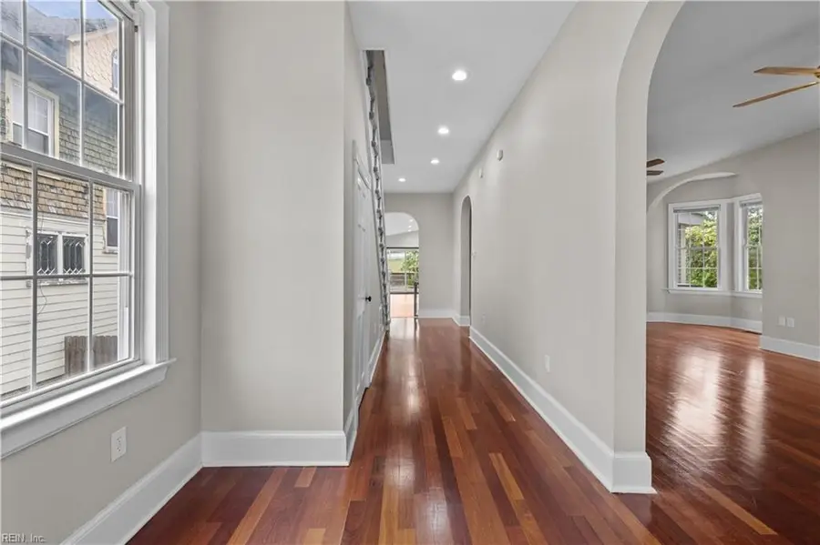 421 E Pembroke Avenue, Hampton, VA 23669 - #2